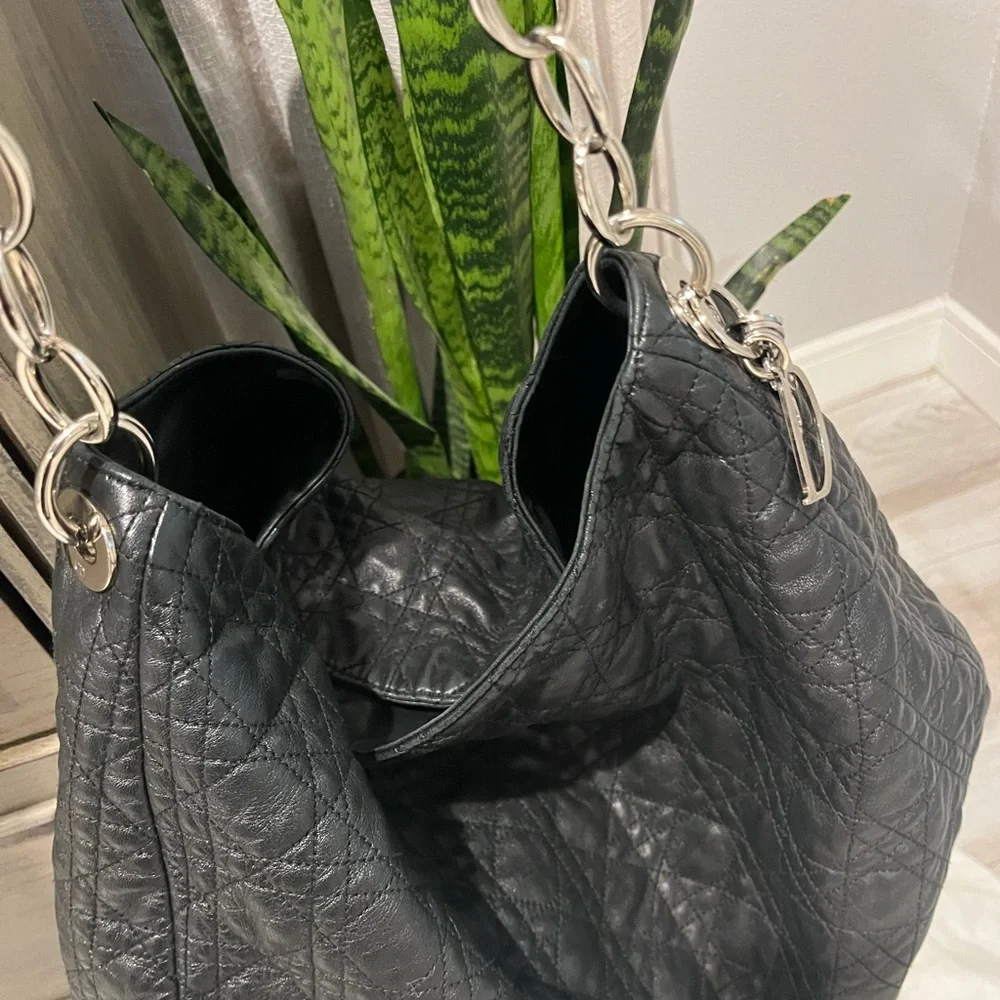 ~~~~ 100% Authentic Christian Dior Black Quilted Shoulder Bag~~~~ - Picture 6 of 11